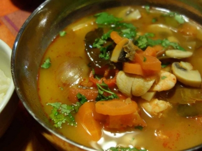 Recette de Tom Yum Kung - Soupe épicée Thaï aux crevettes