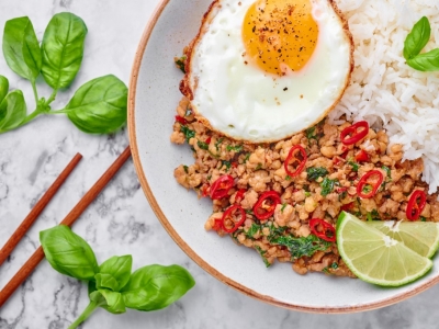 Poulet Épicée au Basilic Thaï 