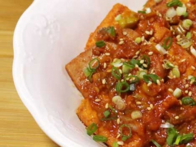 Tofu en sauce piquante version coréenne (두부조림)