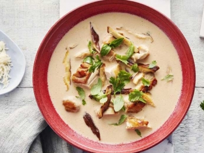 Tom Kha Kai: Soupe de poulet au lait de coco